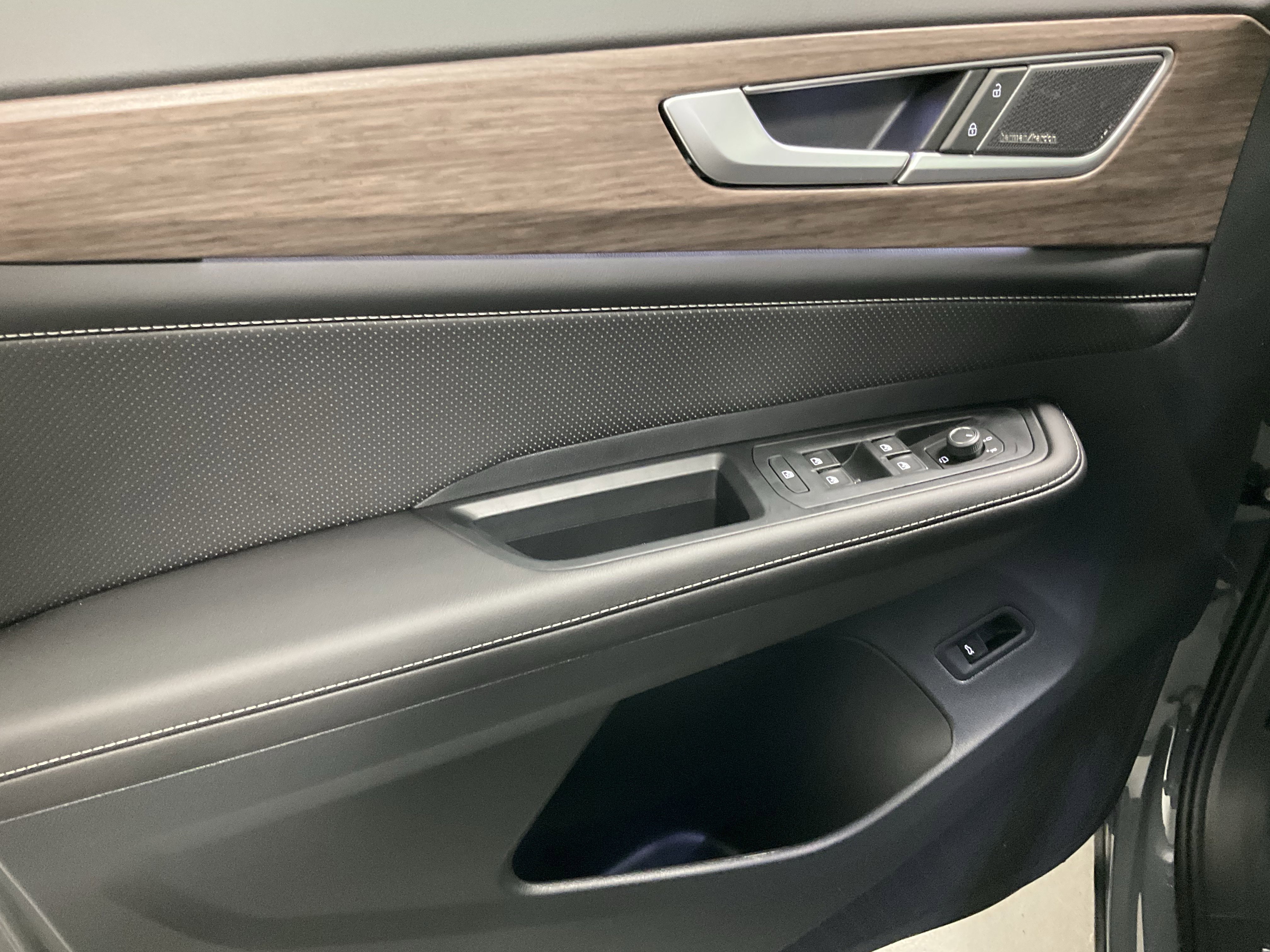 New 2026 Volkswagen Atlas SEL Premium R-Line image 17