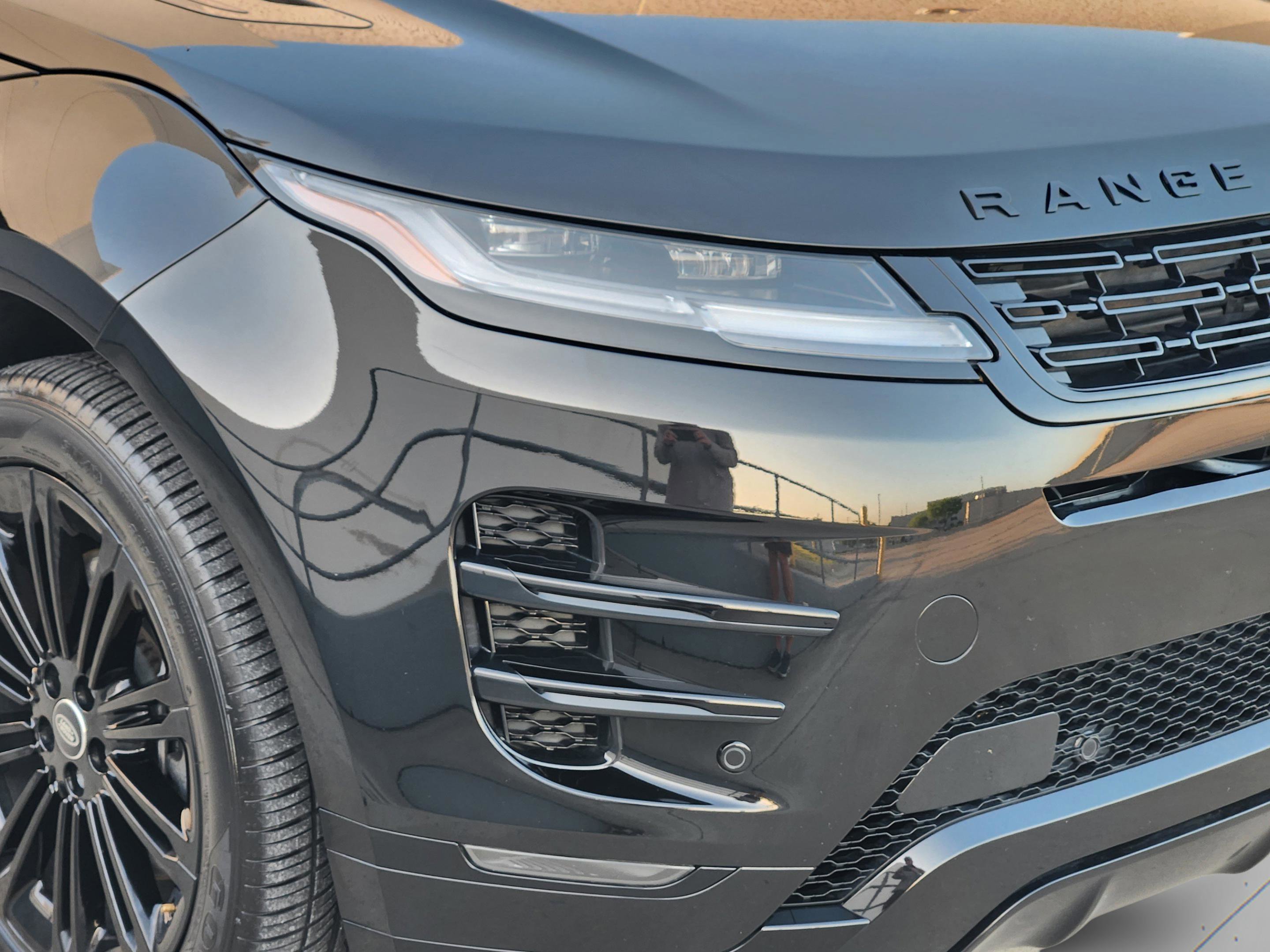 Certified 2025 Land Rover Range Rover Evoque Dynamic SE AWD/4WD image 32