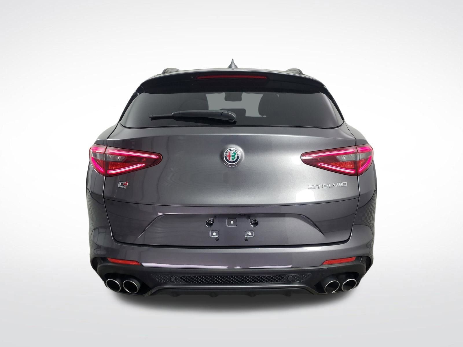 Used 2022 Alfa Romeo Stelvio Quadrifoglio w/ Active Assist Plus Package AWD/4WD image 9