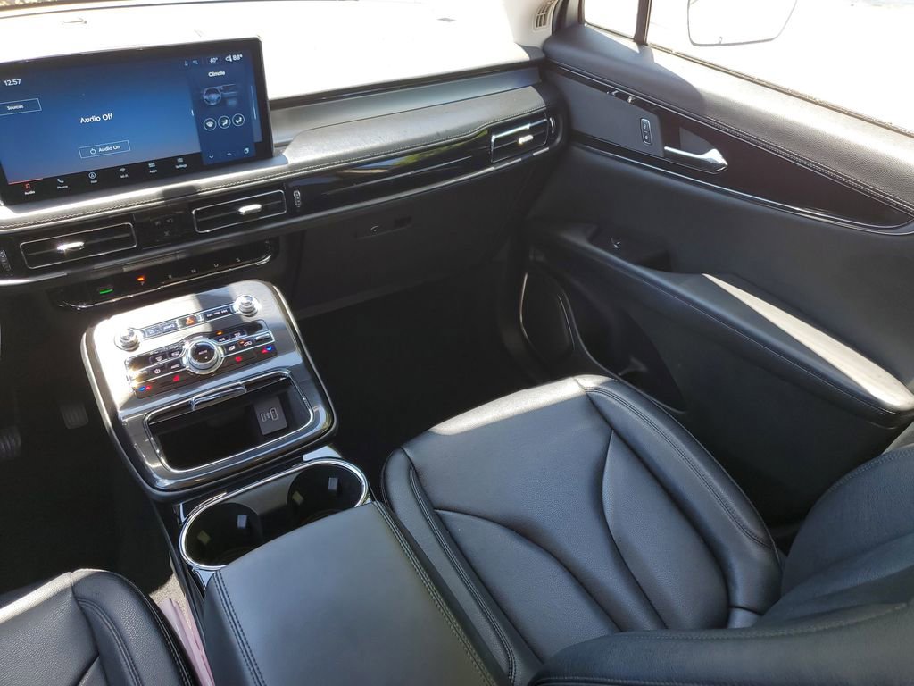 Used 2023 Lincoln Nautilus FWD w/ Premium Package image 16