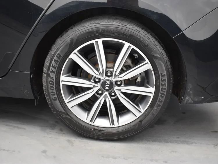 Used 2019 Kia Optima EX image 35