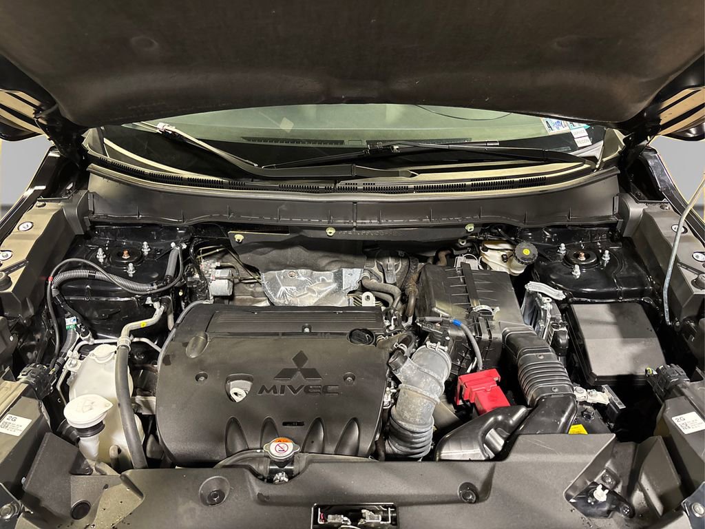 Used 2025 Mitsubishi Outlander Sport SE AWD/4WD image 16