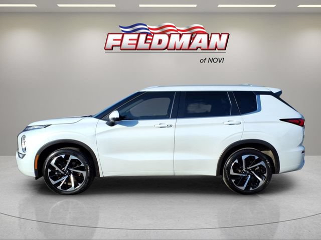 Used 2023 Mitsubishi Outlander SEL AWD/4WD image 2