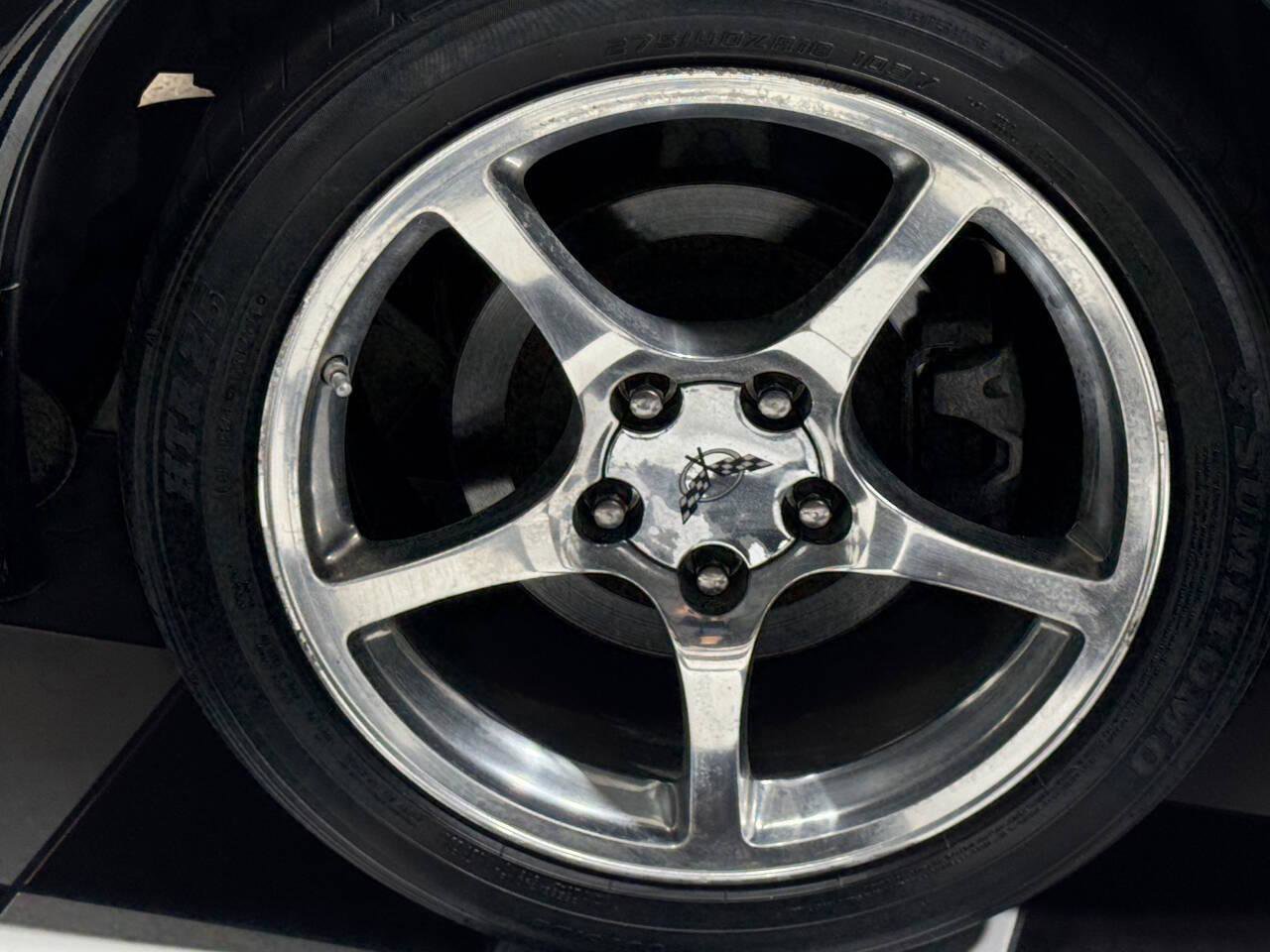 Used 2004 Chevrolet Corvette Coupe w/ Roof Package image 33