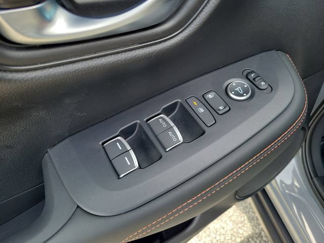 Certified 2025 Honda HR-V Sport image 9