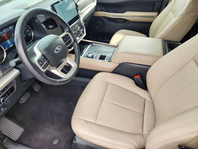 Used 2023 Ford Expedition XLT RWD image 12