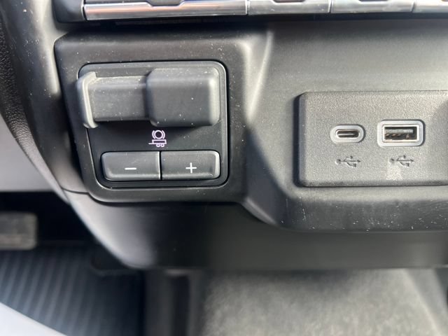 Used 2021 Chevrolet Silverado 1500 LT AWD/4WD image 27