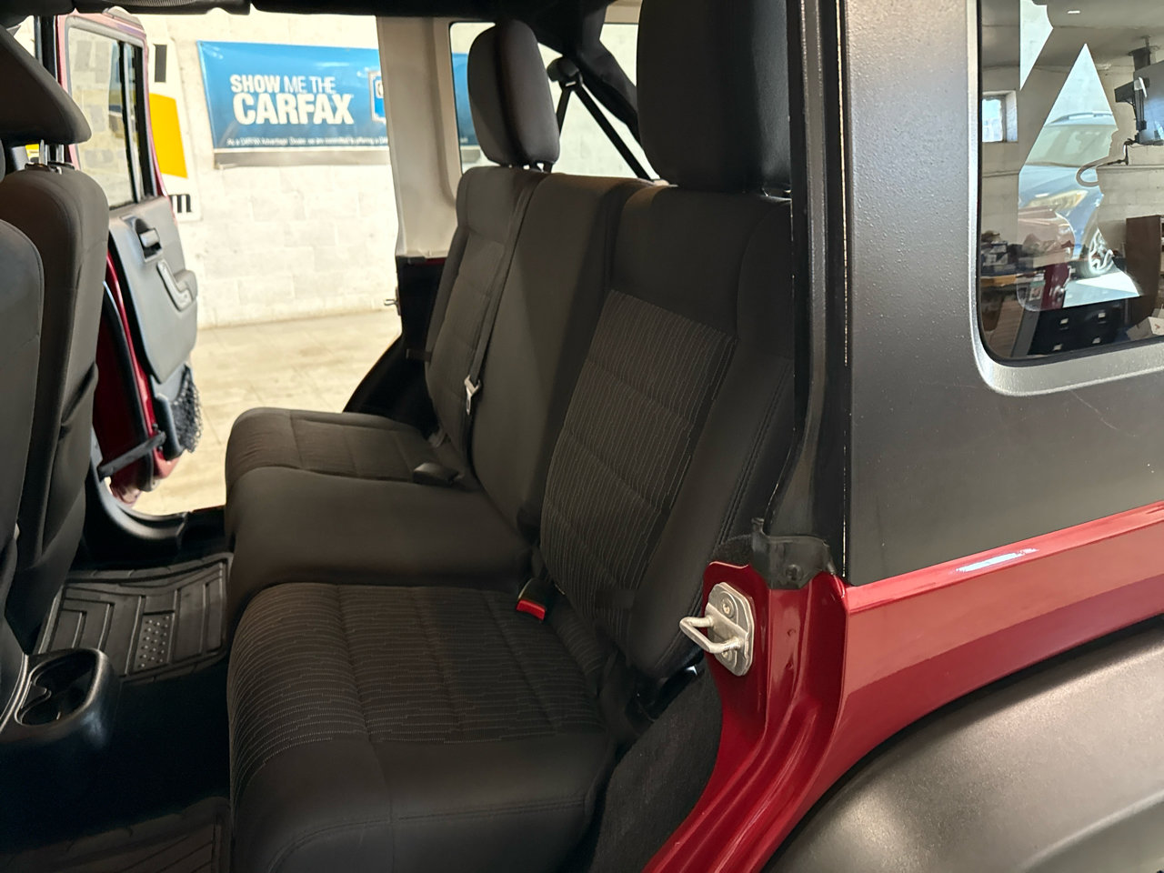 Used 2012 Jeep Wrangler Unlimited Sport image 30