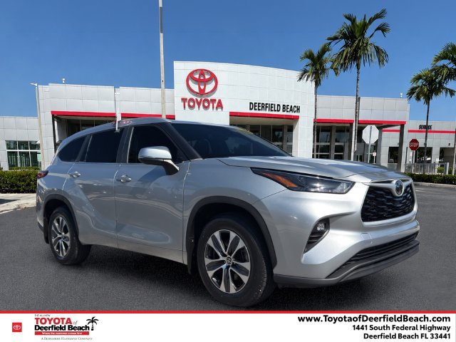 Used 2023 Toyota Highlander XLE FWD image 1