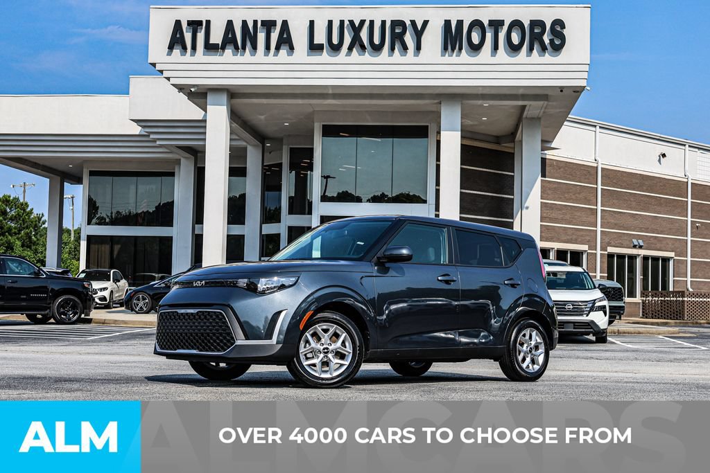 Used 2025 Kia Soul LX w/ LX Technology Package FWD image 2