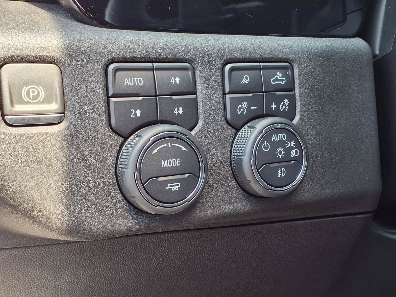 Certified 2024 Chevrolet Silverado 1500 High Country w/ Z71 Off-Road Package AWD/4WD image 19