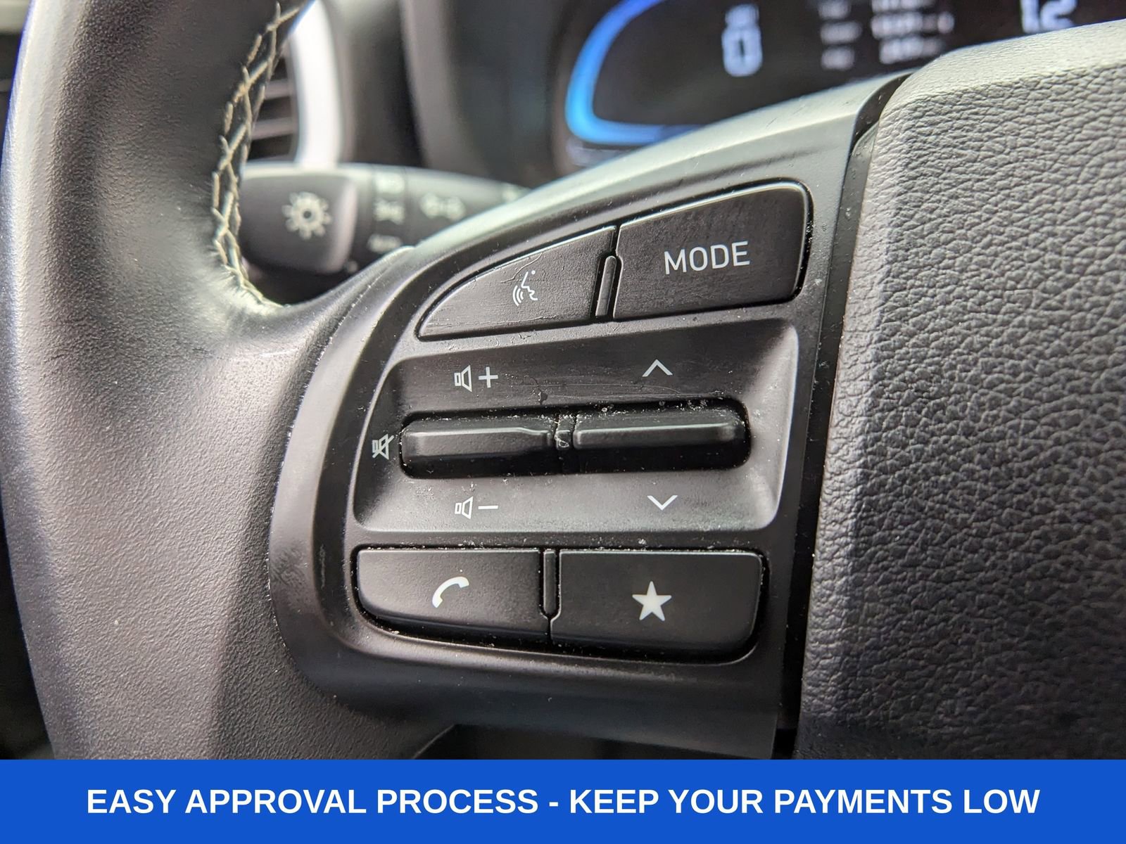 Used 2024 Hyundai Venue Limited image 34