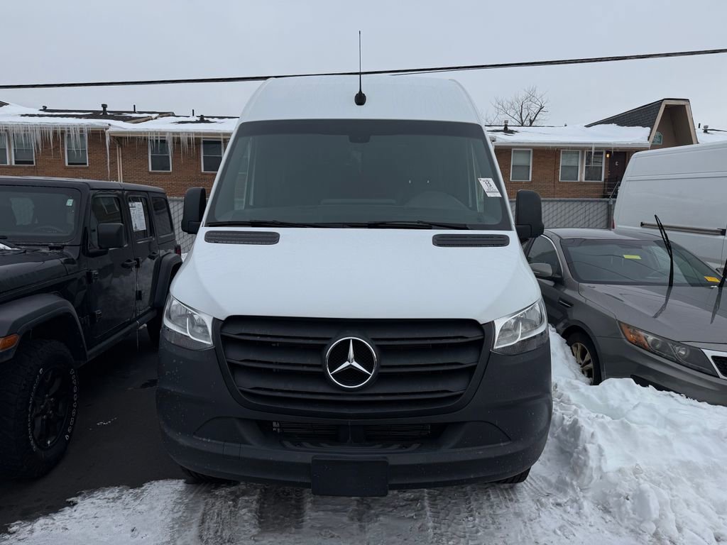 Used 2024 Mercedes-Benz Sprinter 2500 w/ Acoustic Package image 2