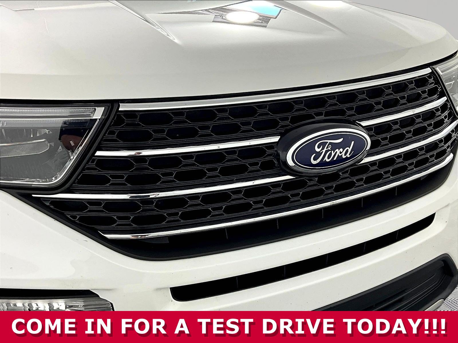 Used 2020 Ford Explorer XLT w/ Equipment Group 202A AWD/4WD image 31