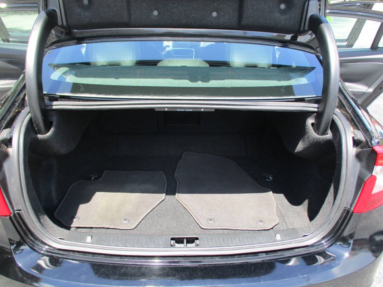 Used 2015 Volvo S60 T5 Premier w/ Convenience Package FWD image 25