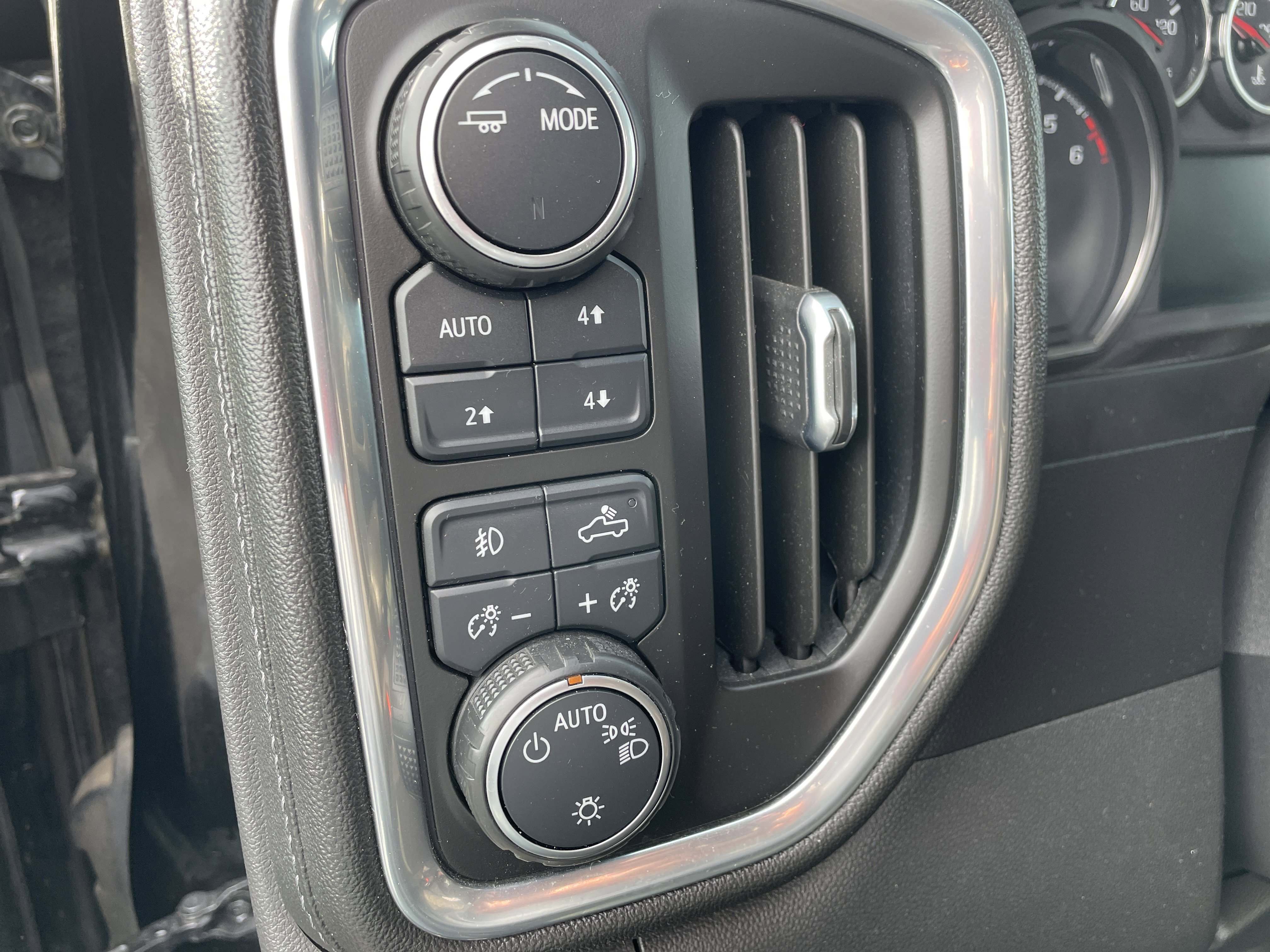 Used 2021 Chevrolet Silverado 1500 RST image 29