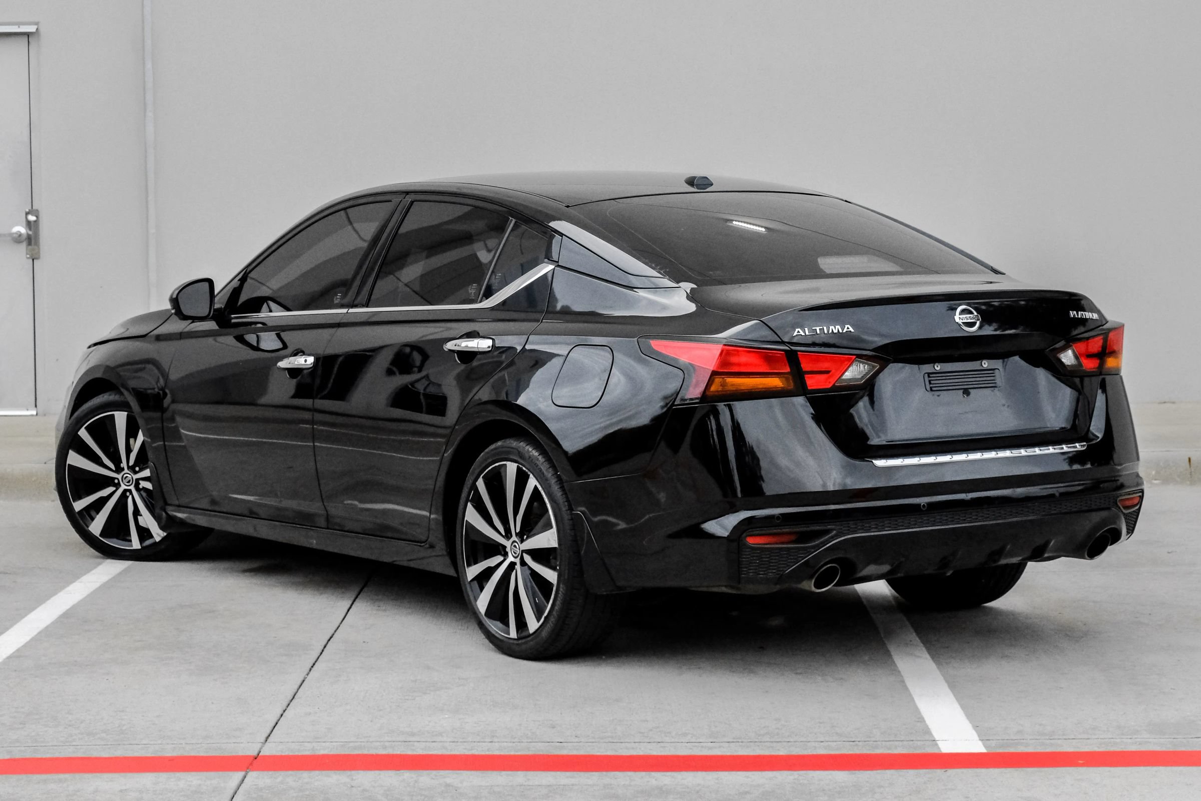 Used 2020 Nissan Altima 2.5 Platinum FWD image 9