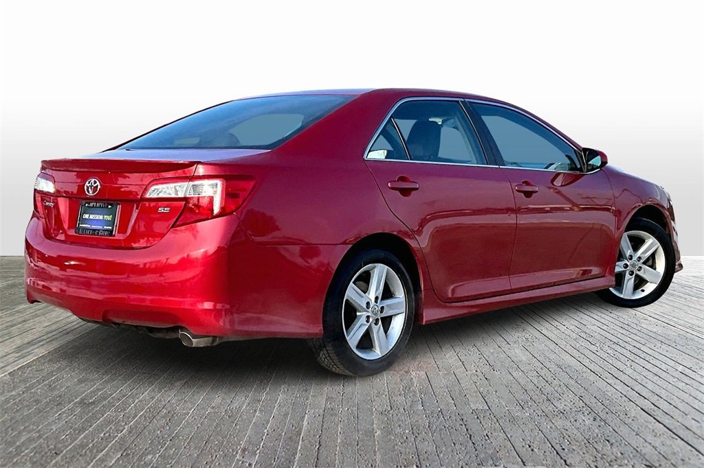 Used 2013 Toyota Camry SE image 9