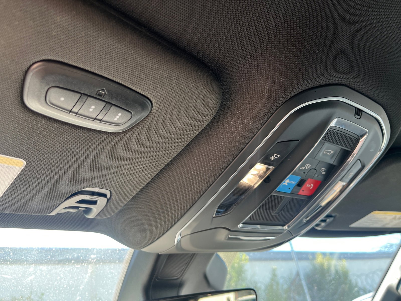 Certified 2024 Jeep Wagoneer L Series II image 32