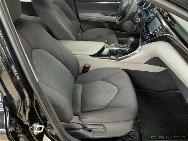 Used 2018 Toyota Camry LE image 21
