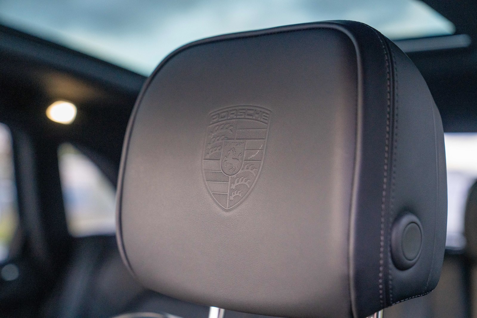 Certified 2026 Porsche Macan Turbo AWD/4WD image 13