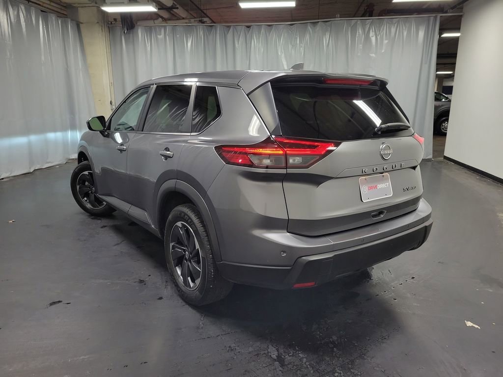 Used 2024 Nissan Rogue SV image 6
