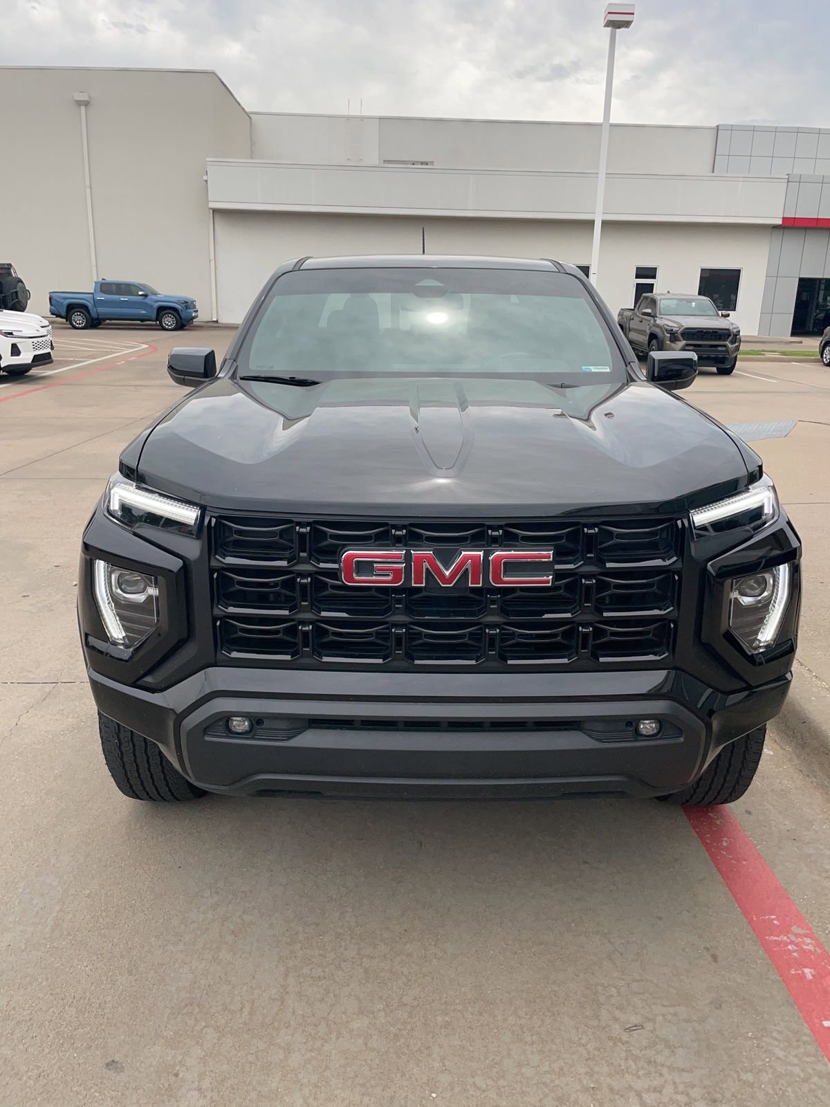 Used 2024 GMC Canyon Elevation w/ Convenience Package AWD/4WD image 4