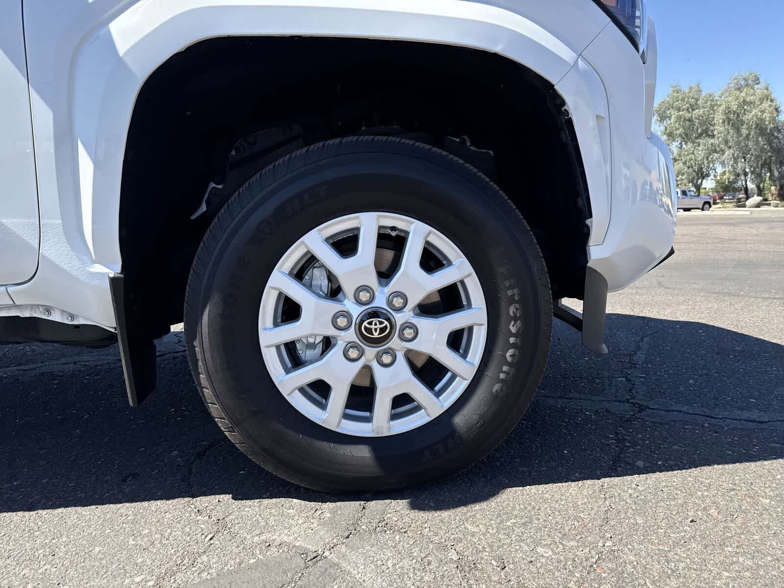 Certified 2024 Toyota Tacoma SR5 AWD/4WD image 10