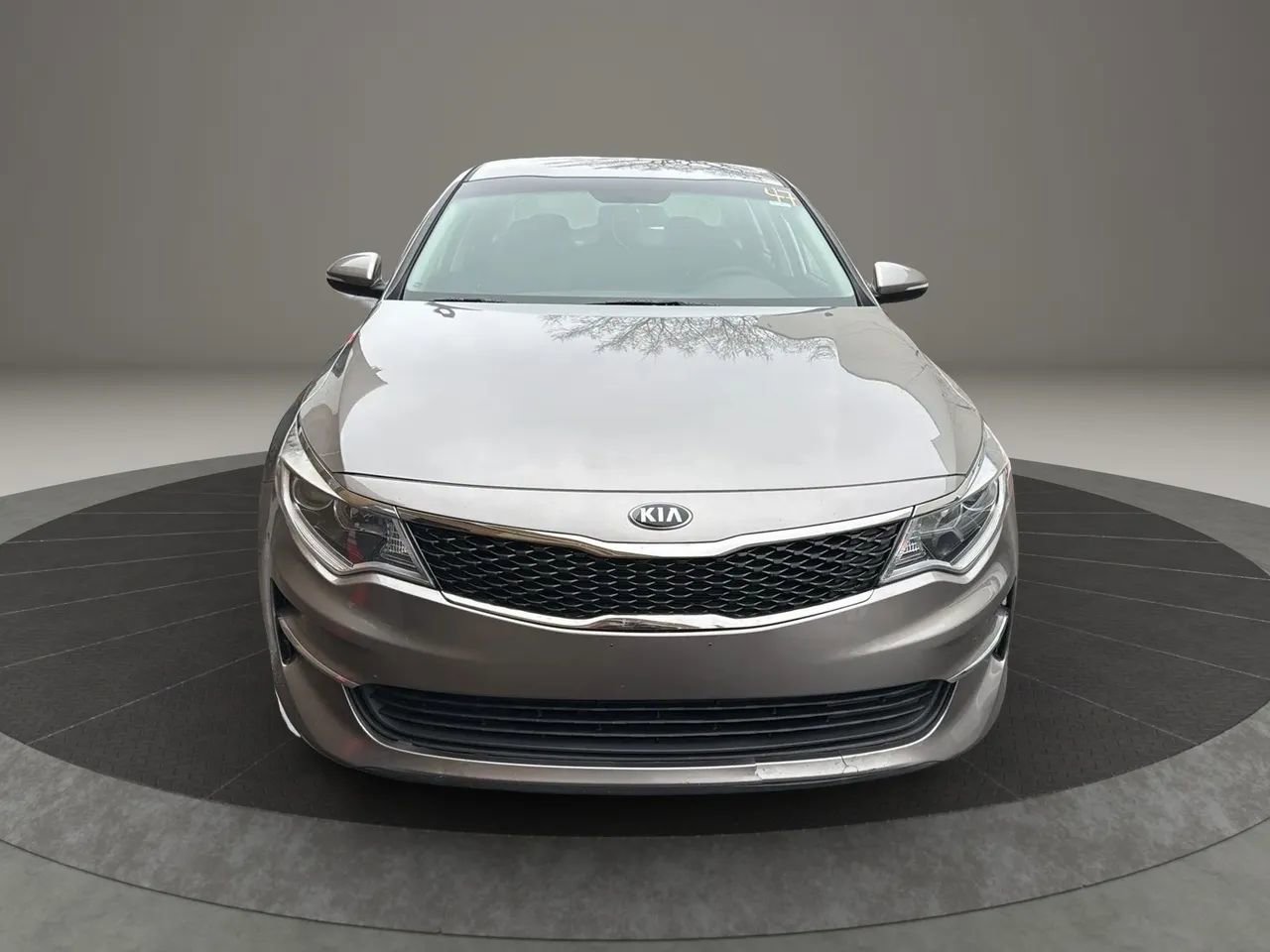 Used 2018 Kia Optima LX w/ Convenience Package image 2