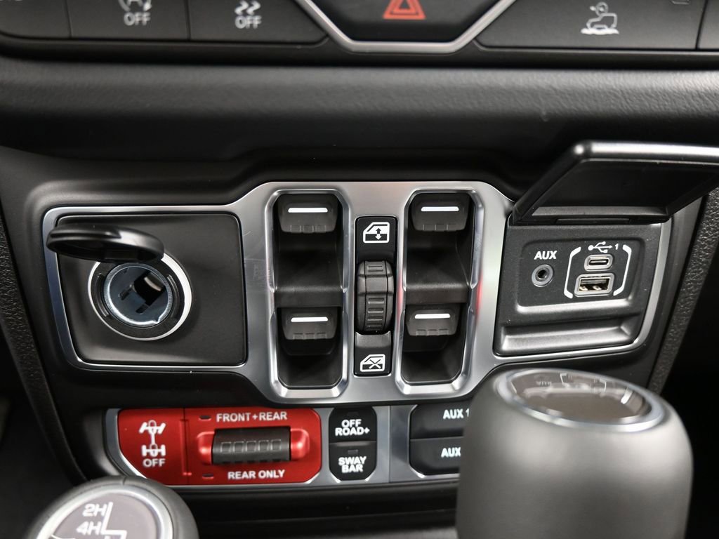 New 2026 Jeep Gladiator Rubicon w/ Steel Power Dome Hood Package AWD/4WD image 18