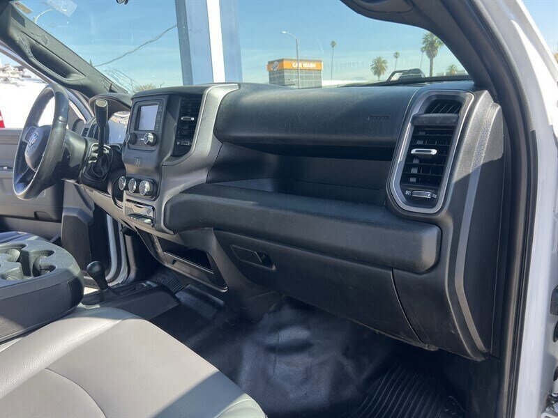 Used 2022 RAM 2500 Tradesman w/ Chrome Appearance Group AWD/4WD image 12