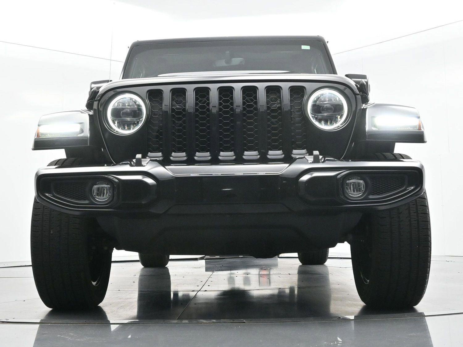 Used 2023 Jeep Gladiator Overland AWD/4WD image 41