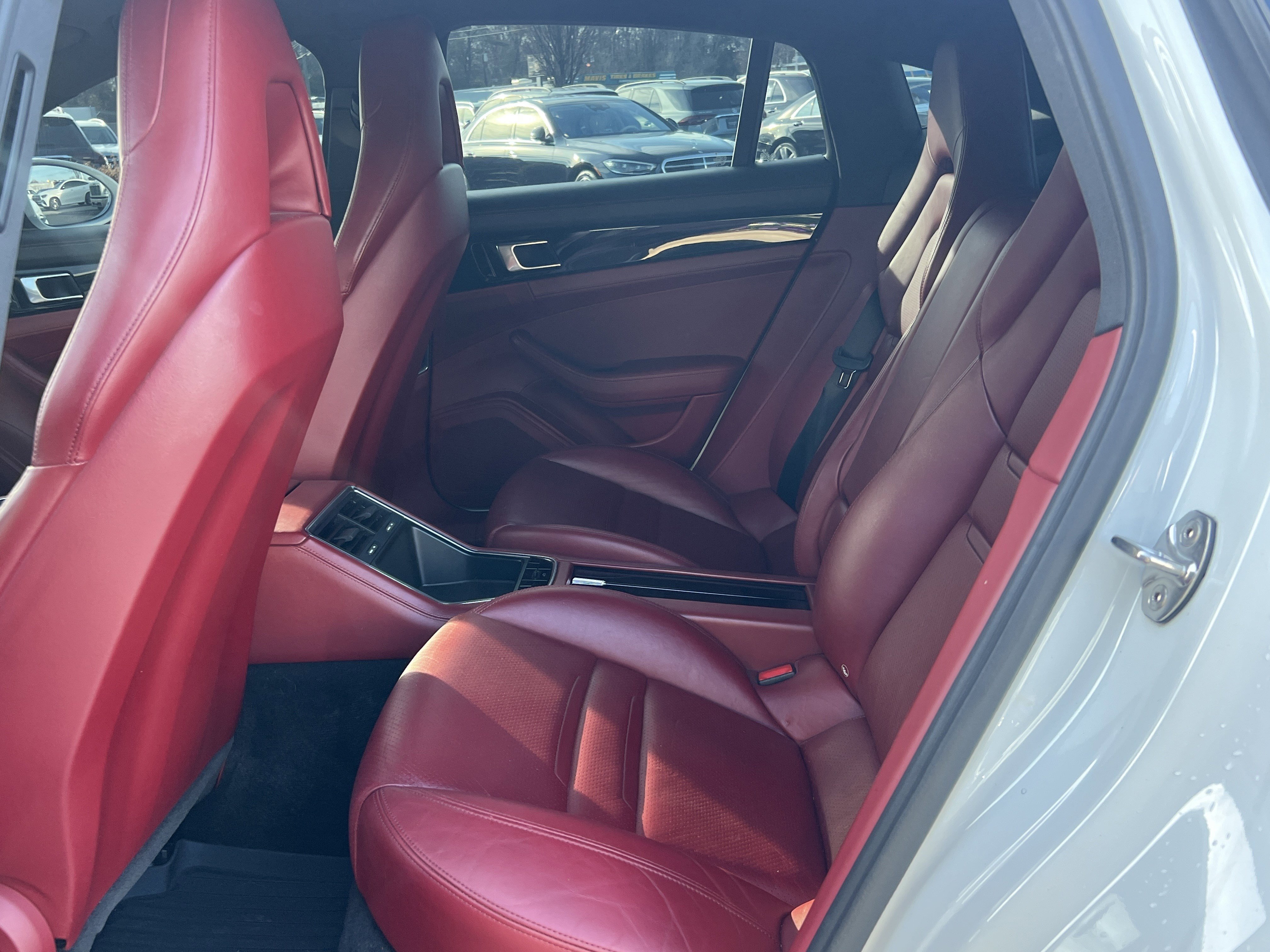 Used 2017 Porsche Panamera 4 image 32