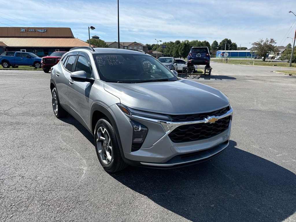 Used 2026 Chevrolet Trax LT FWD image 15