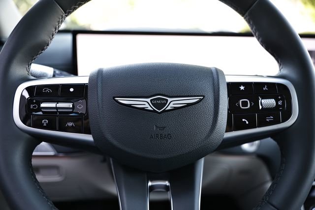 Certified 2025 Genesis GV80 2.5T Standard AWD/4WD image 32