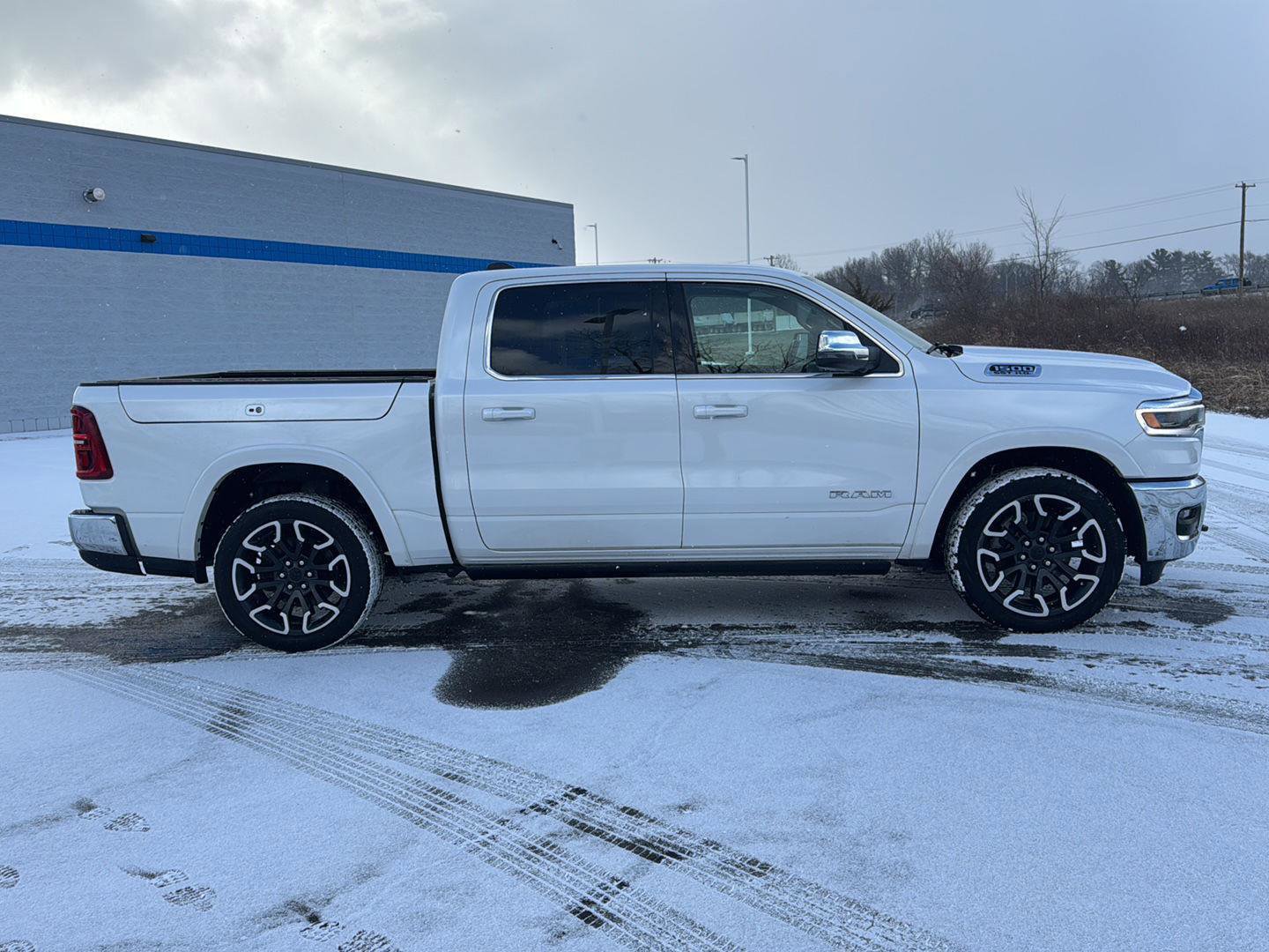 Used 2025 RAM 1500 Limited image 7