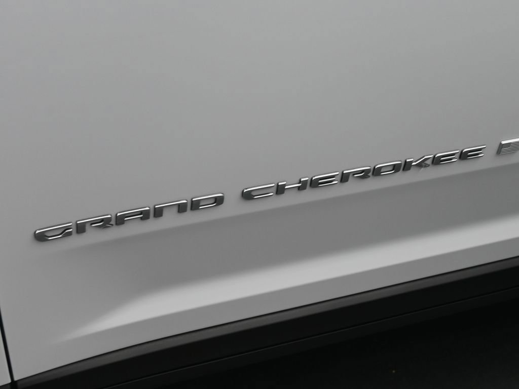 New 2025 Jeep Grand Cherokee L Laredo w/ Luxury Tech Group I image 13