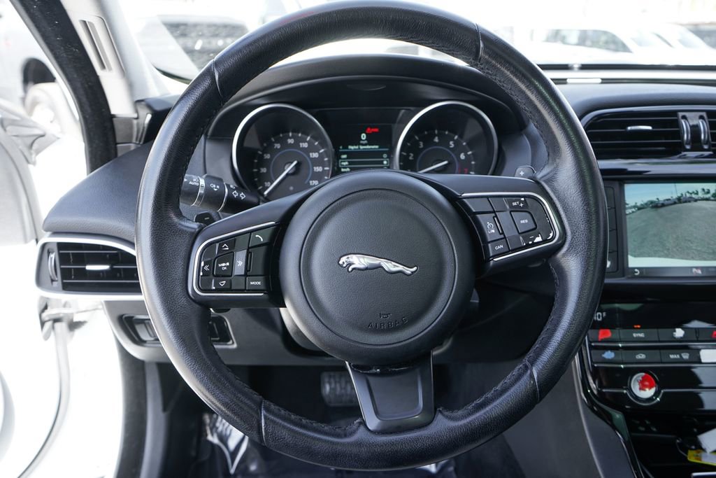 Used 2017 Jaguar XE image 20