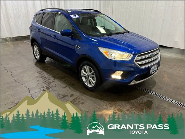 Used 2017 Ford Escape SE w/ Equipment Group 201A image 1