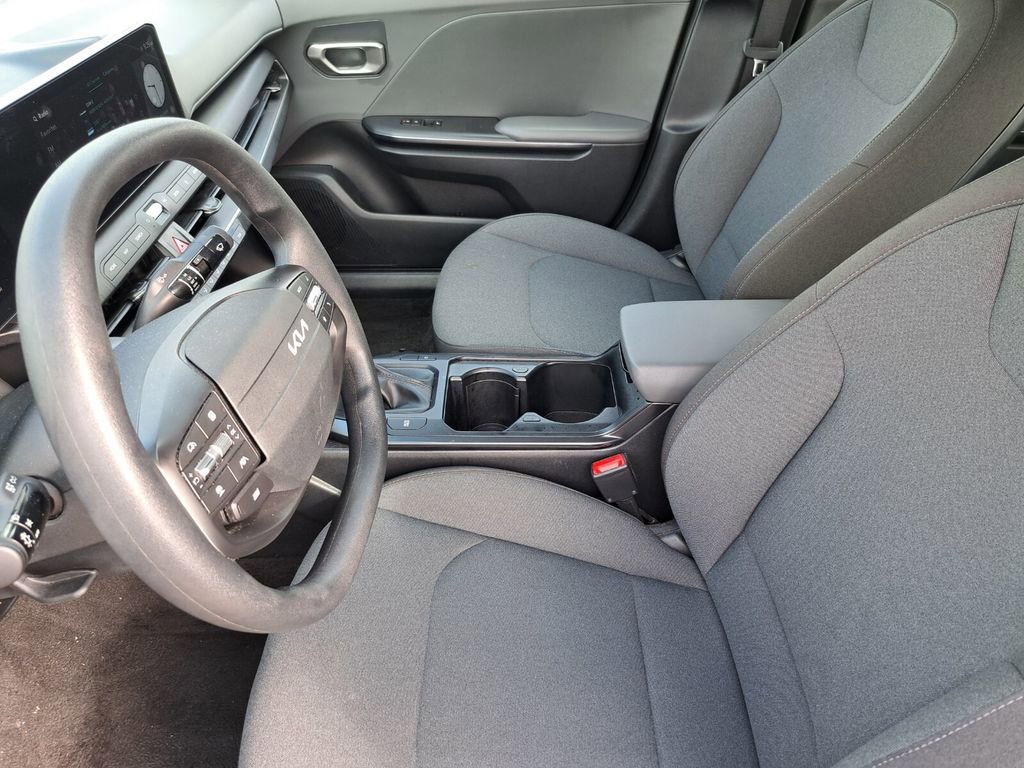 Used 2025 Kia K4 LXS image 18