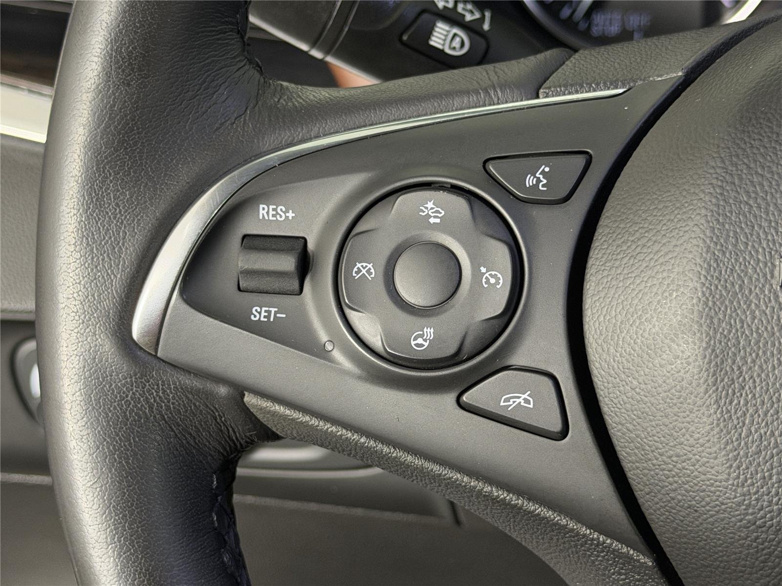 Used 2021 Buick Enclave Avenir w/ Avenir Technology Package FWD image 27