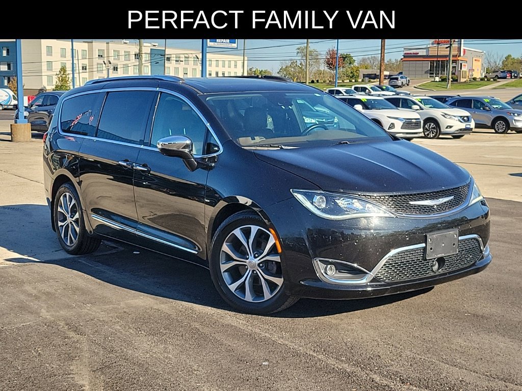 Used 2017 Chrysler Pacifica Limited w/ UConnect Theater Package FWD image 33