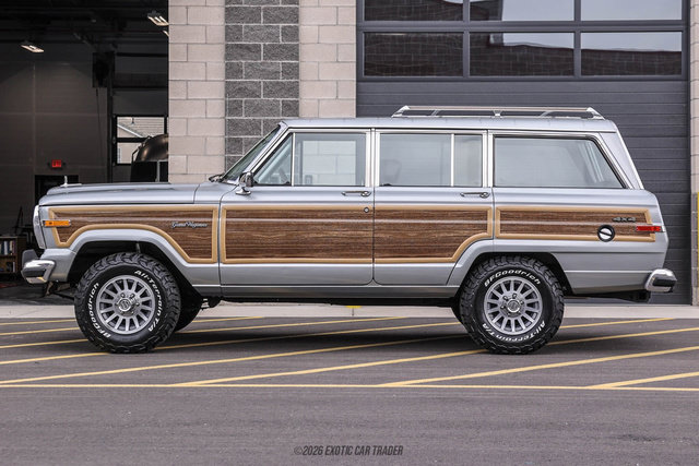 Used 1991 Jeep Grand Wagoneer AWD/4WD image 3