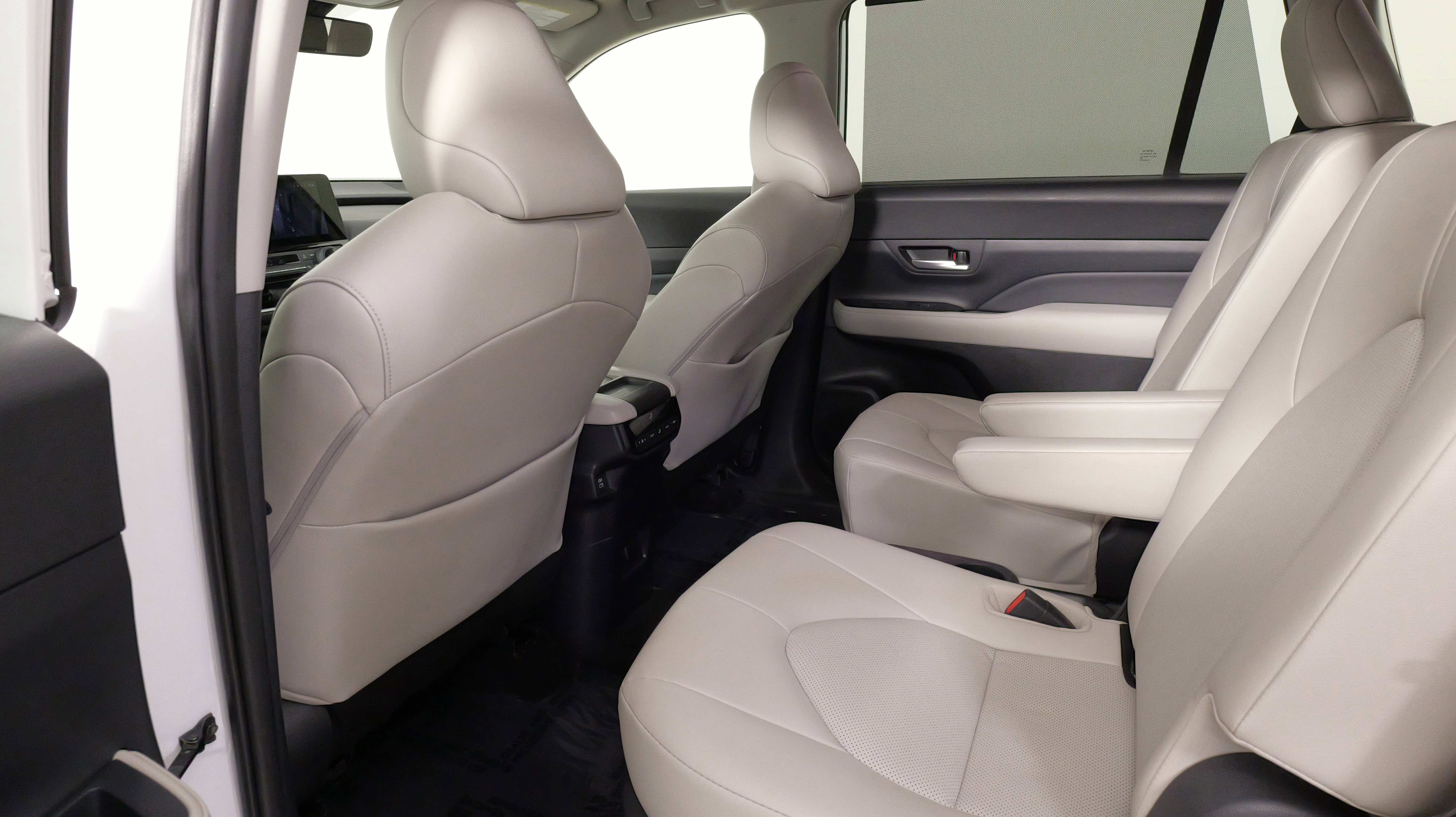 Used 2024 Toyota Grand Highlander XLE image 33