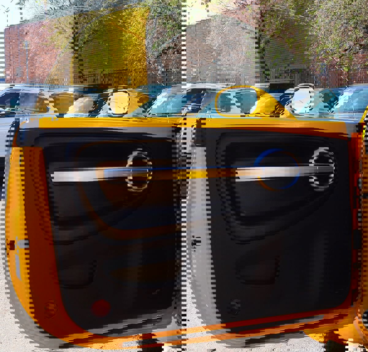 Used 2005 Chevrolet SSR w/ Preferred Equipment Group image 32