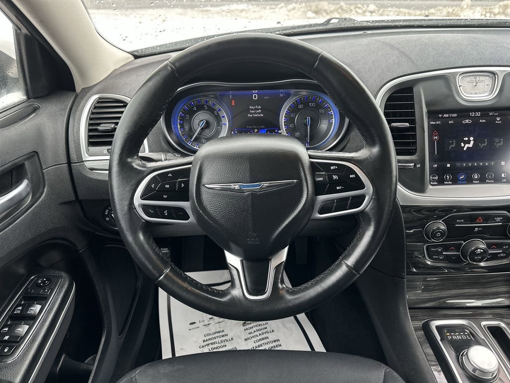 Used 2019 Chrysler 300 Touring w/ Driver Convenience Group image 6