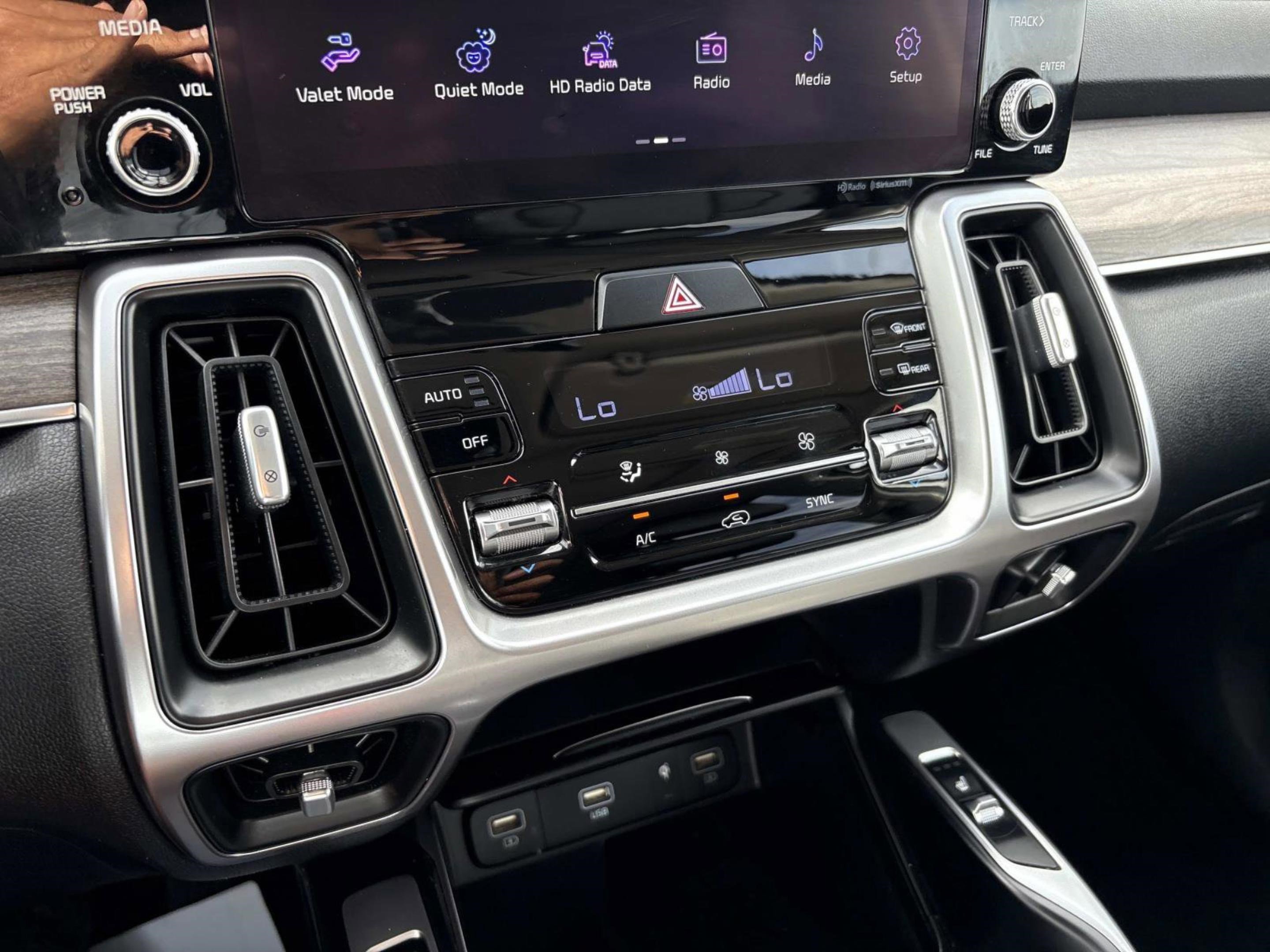 Used 2022 Kia Sorento EX w/ Panoramic Sunroof Package image 33