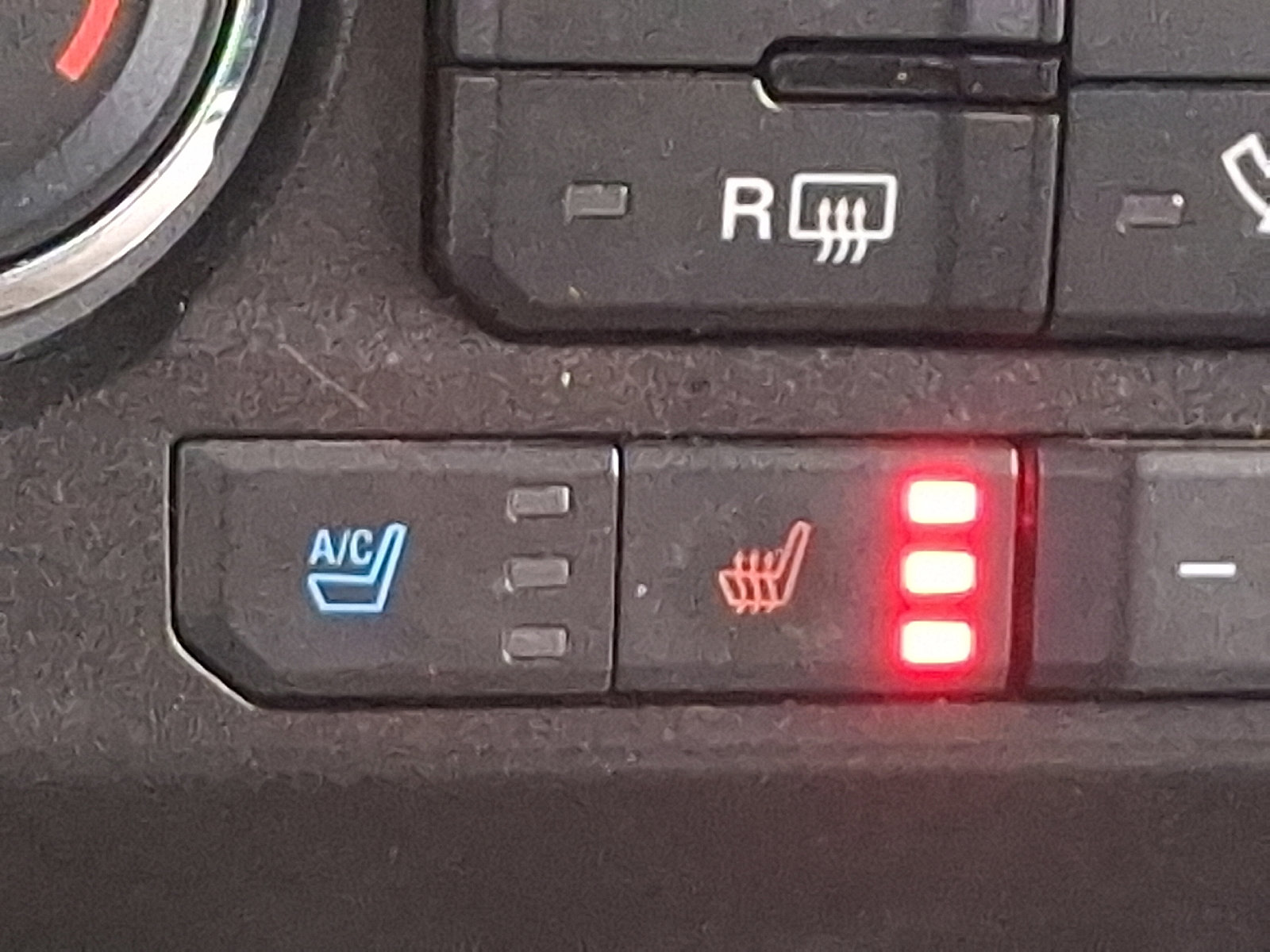 Used 2019 Ford F350 Lariat w/ Chrome Package image 23