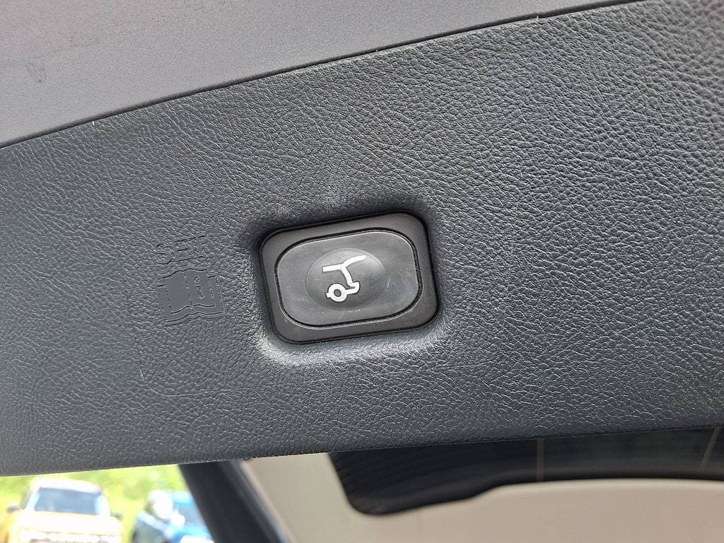 Certified 2023 Lincoln Nautilus Reserve AWD/4WD image 29