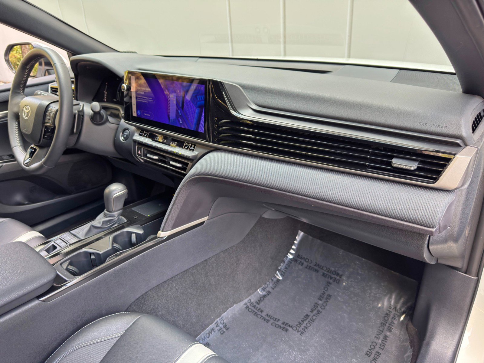 Used 2025 Toyota Camry SE image 13